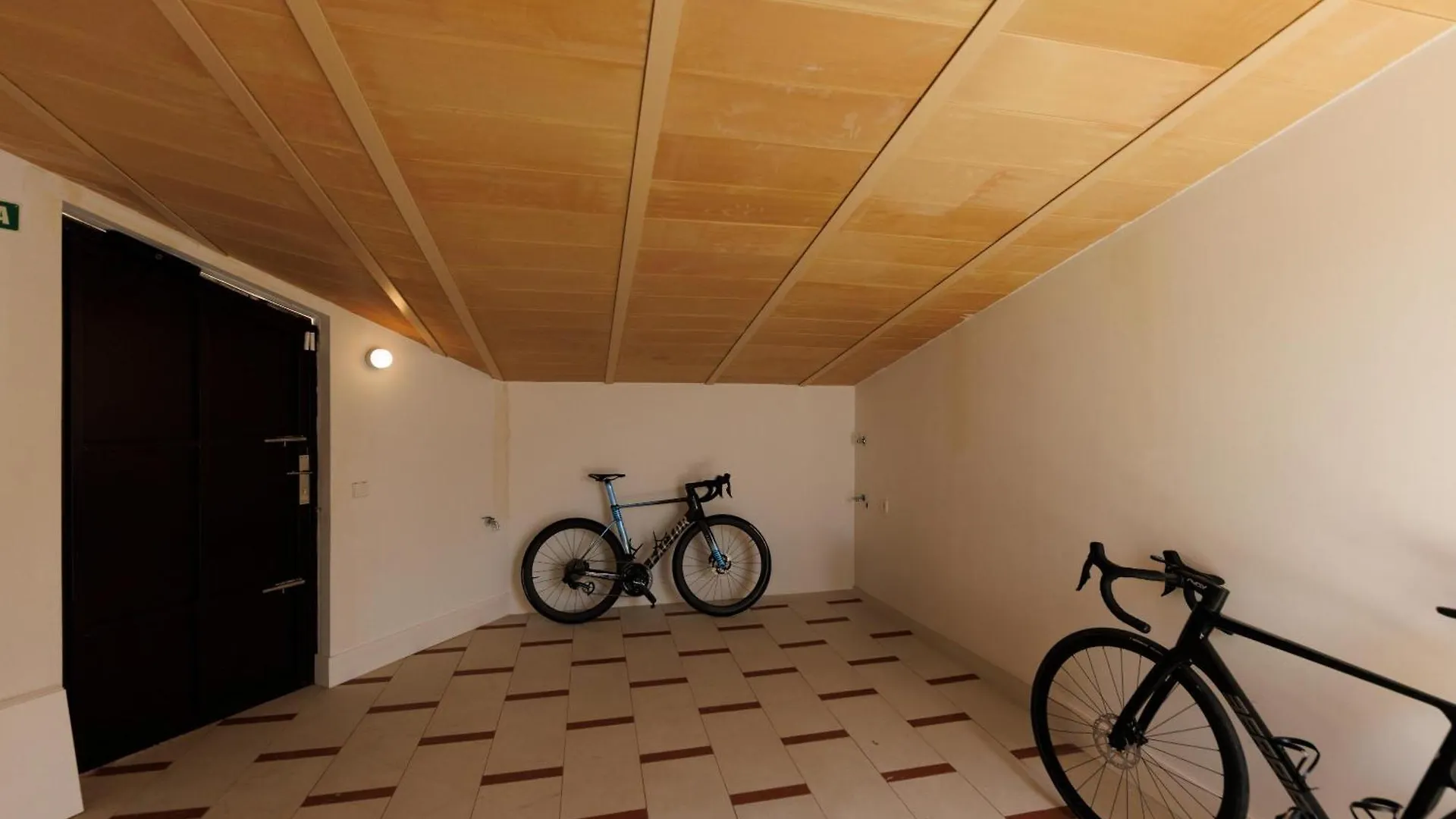 Bravissimo Vivaldi 3A, Monthly Apartment Χιρόνα