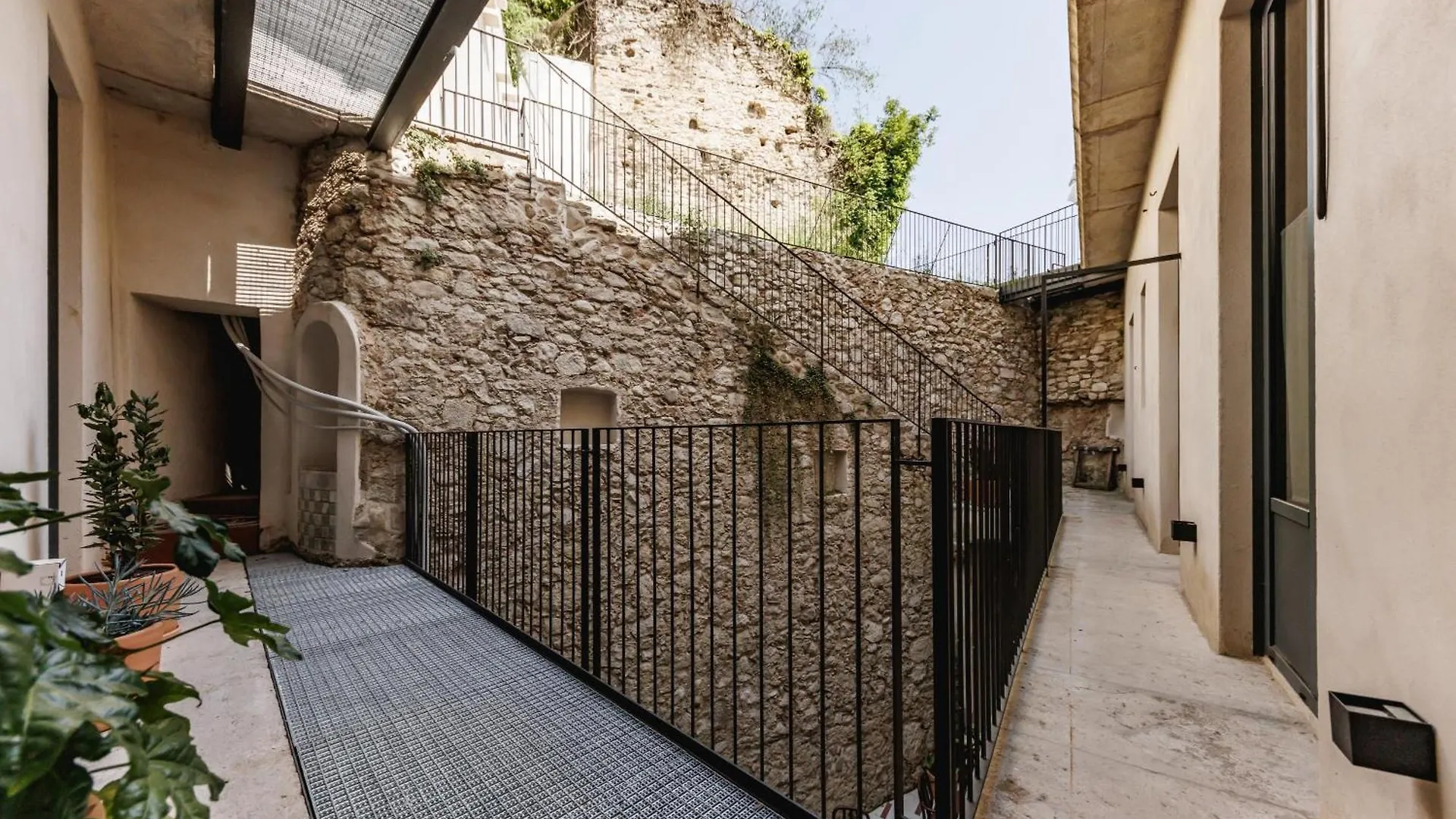 Bravissimo Vivaldi 3A, Monthly Apartment Χιρόνα